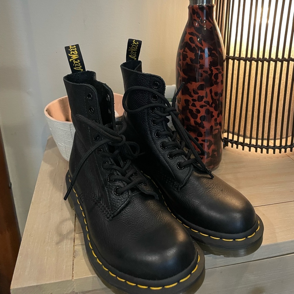 Doc Martens 1460 Pascal Virginia Lace-Up Boots